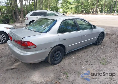 2002 Honda Accord 2.3 Lx z USA, uszkodzony, nr VIN 1HGCG56492A130101